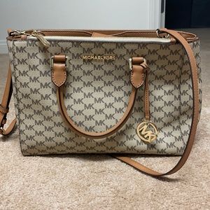 Michael Kors side purse